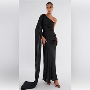 BCBG Maxazria Briar Evening Gown in Black size 6 NWT